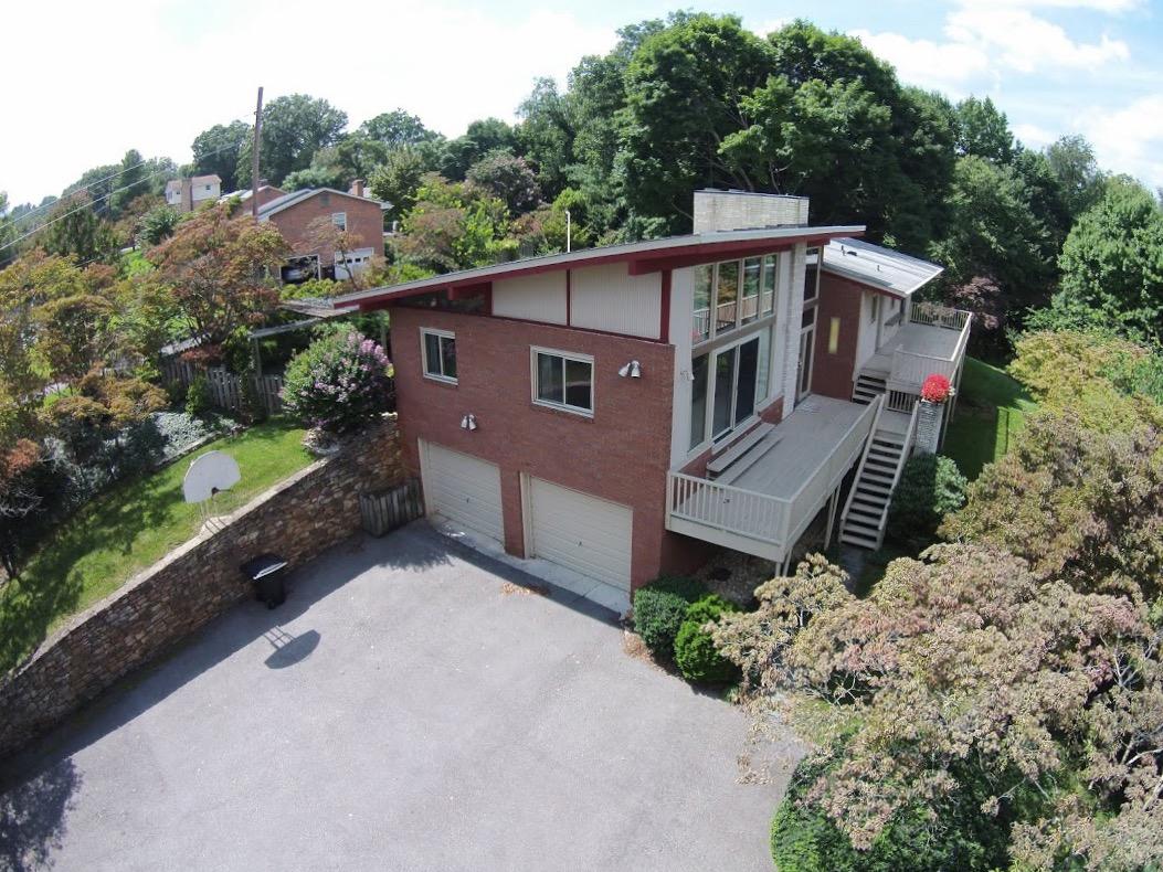 4507 Rosecrest Road Roanoke, VA 24018 - Photo 2 of 41 a view of a house with a yard