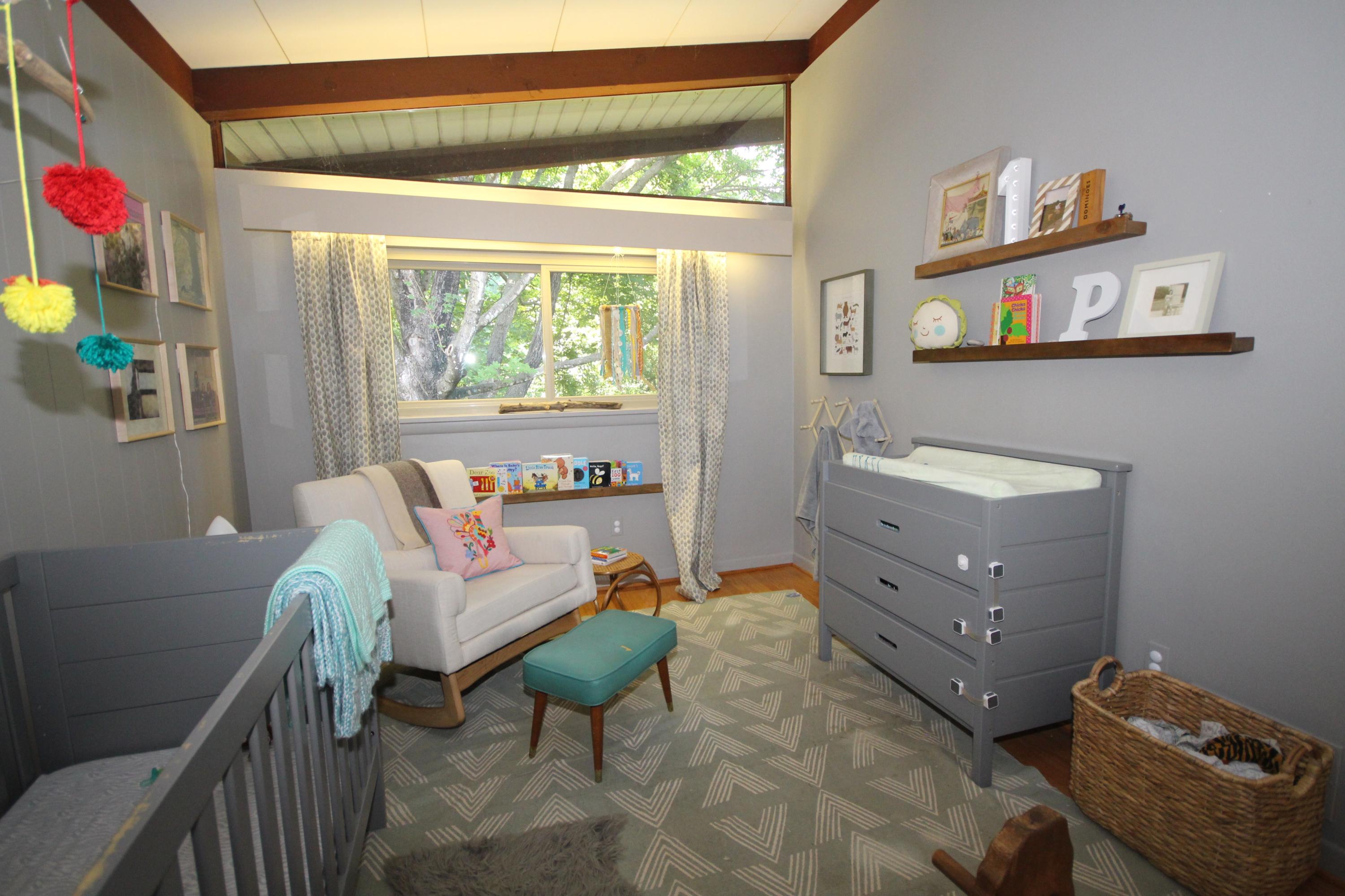 4507 Rosecrest Road Roanoke, VA 24018 - Photo 22 of 41 a living room with furniture and a large window