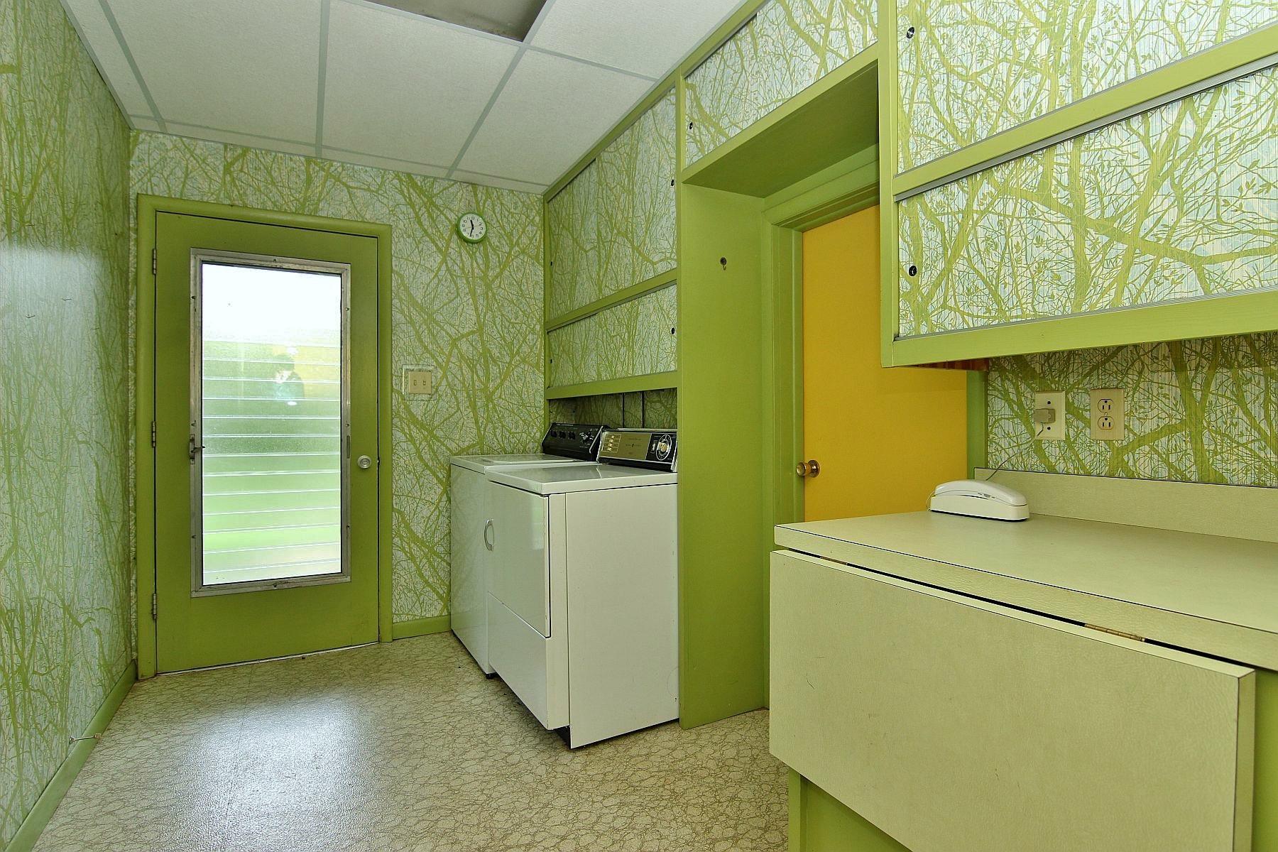 4507 Rosecrest Road Roanoke, VA 24018 - Photo 32 of 41 a utility room with dryer and washer