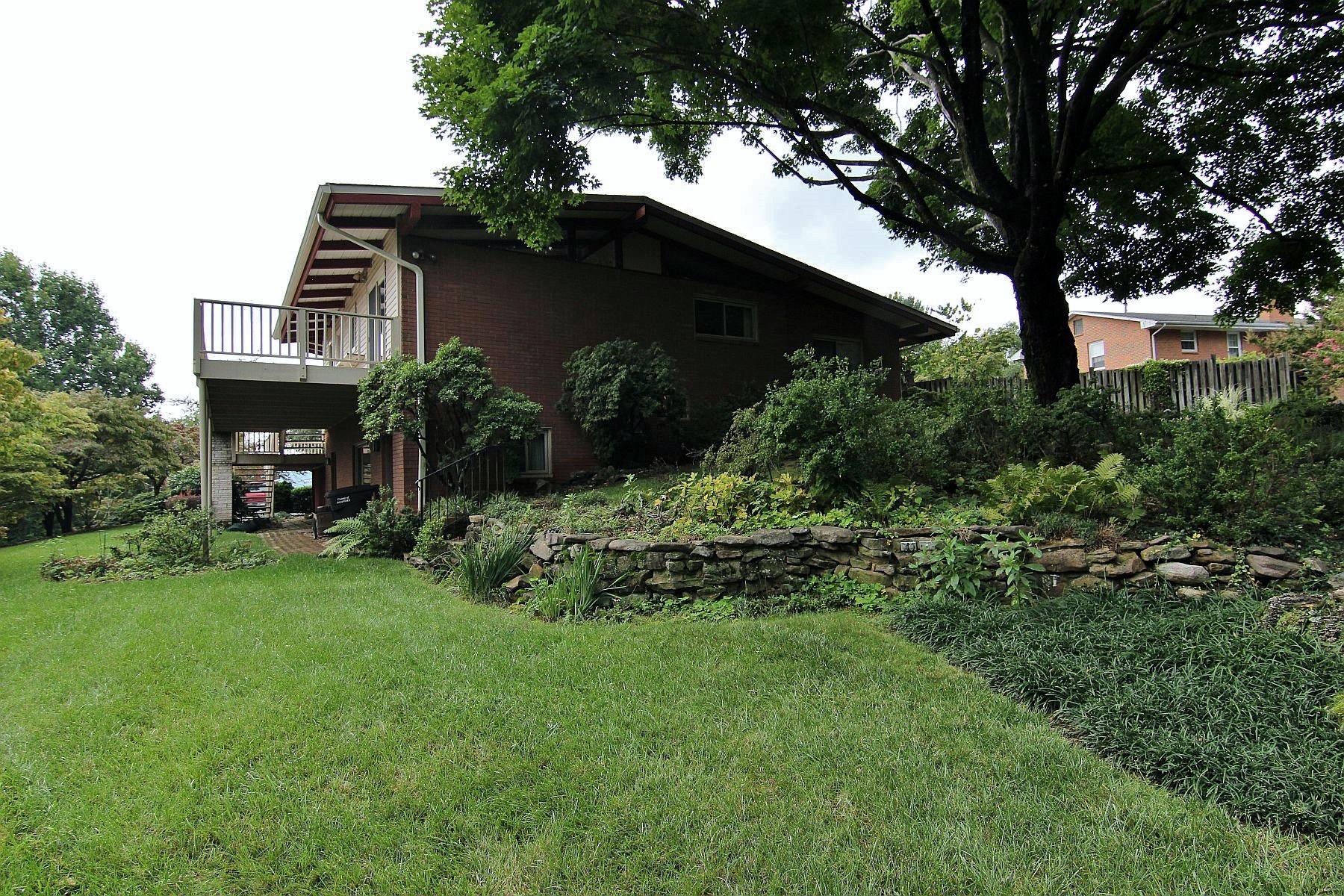 4507 Rosecrest Road Roanoke, VA 24018 - Photo 40 of 41 a front view of a house with a yard