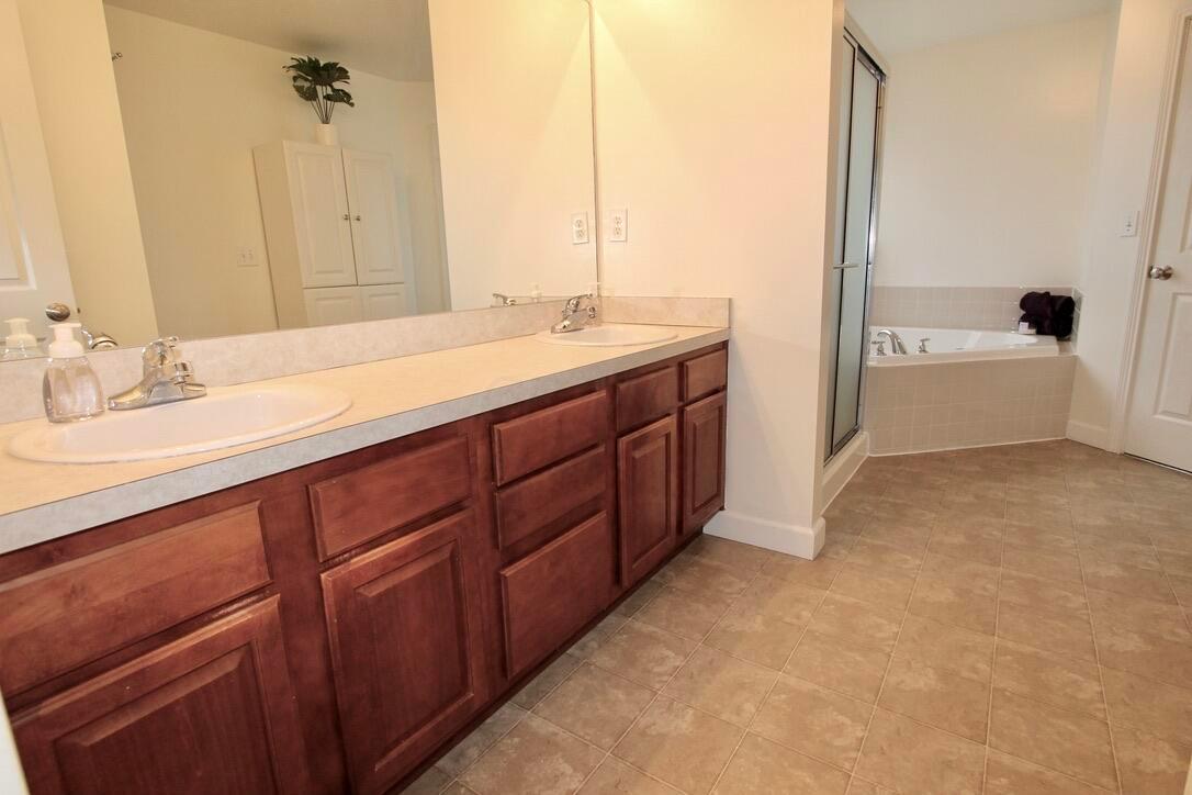 4836 Heath Trails Road Hilliard, OH 43026 - Photo 14 of 32 Double Baths, Garden tub and Shower