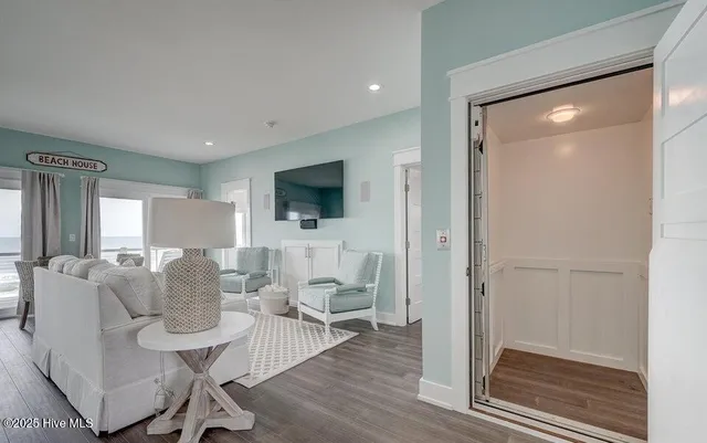 $2,395,000 | 30 Porpoise Place, North Topsail Beach, NC 28460