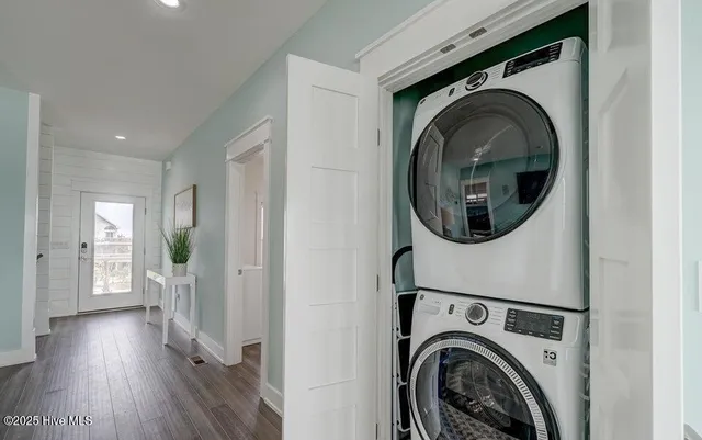 $2,395,000 | 30 Porpoise Place, North Topsail Beach, NC 28460