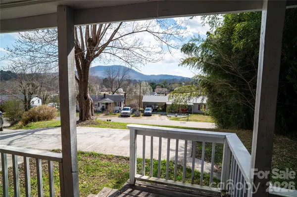 $209,900 | 813 Severt Circle, Lenoir, NC 28645