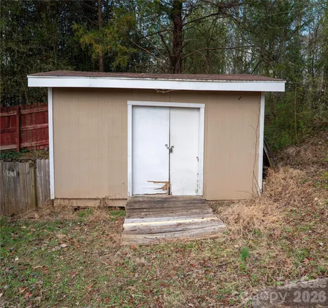 $209,900 | 813 Severt Circle, Lenoir, NC 28645