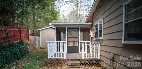 $209,900 | 813 Severt Circle, Lenoir, NC 28645