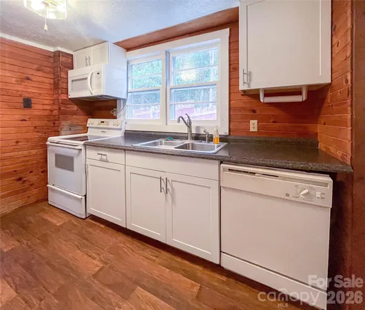 $209,900 | 813 Severt Circle, Lenoir, NC 28645