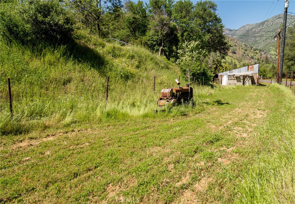 10049 Incline Road El Portal, CA 95318 - Photo 29 of 44 a view of a garden
