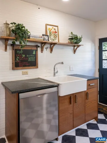 $575,000 | 349 10th Street Northwest, Charlottesville, VA 22903