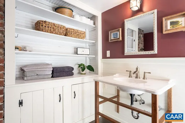 $575,000 | 349 10th Street Northwest, Charlottesville, VA 22903