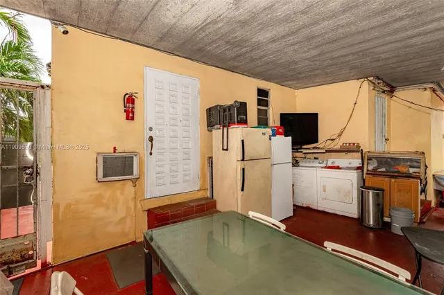 $799,900 | 811 Northwest 24th Court, Miami, FL 33125