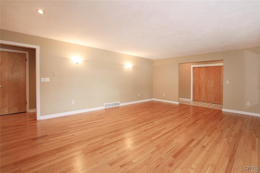 101 Britain Road Manlius, NY 13066 - Photo 6 of 31 View 2 of the livingroom.