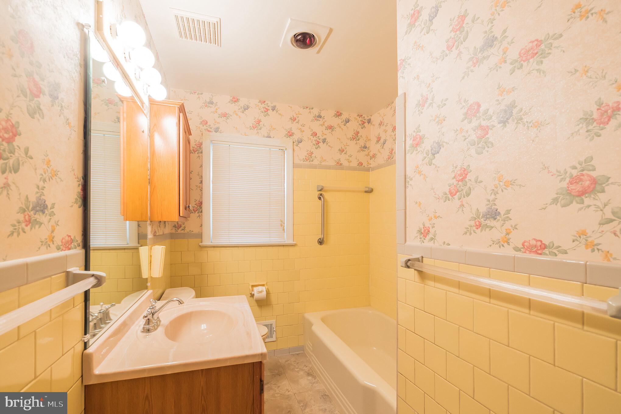 503 Denham Road Rockville, MD 20851 - Photo 17 of 30 Main Level Full Bath