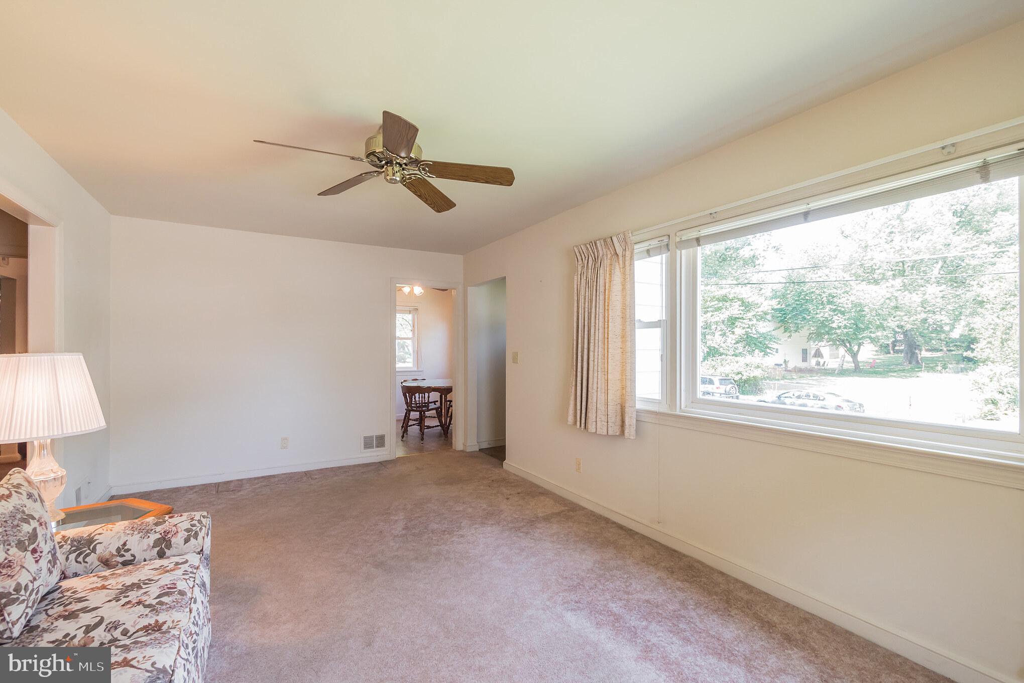 503 Denham Road Rockville, MD 20851 - Photo 4 of 30 Living Room
