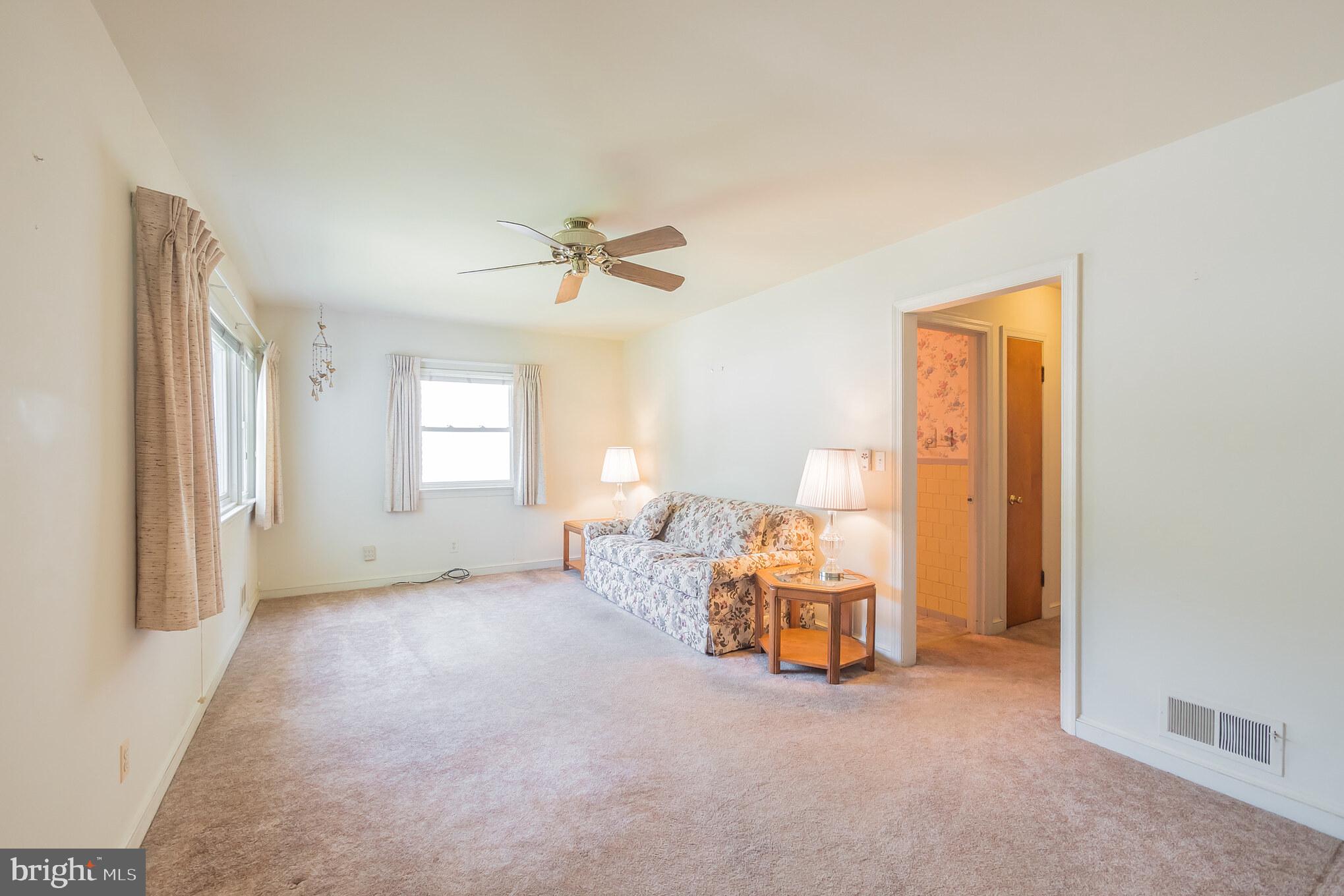 503 Denham Road Rockville, MD 20851 - Photo 6 of 30 Living Room