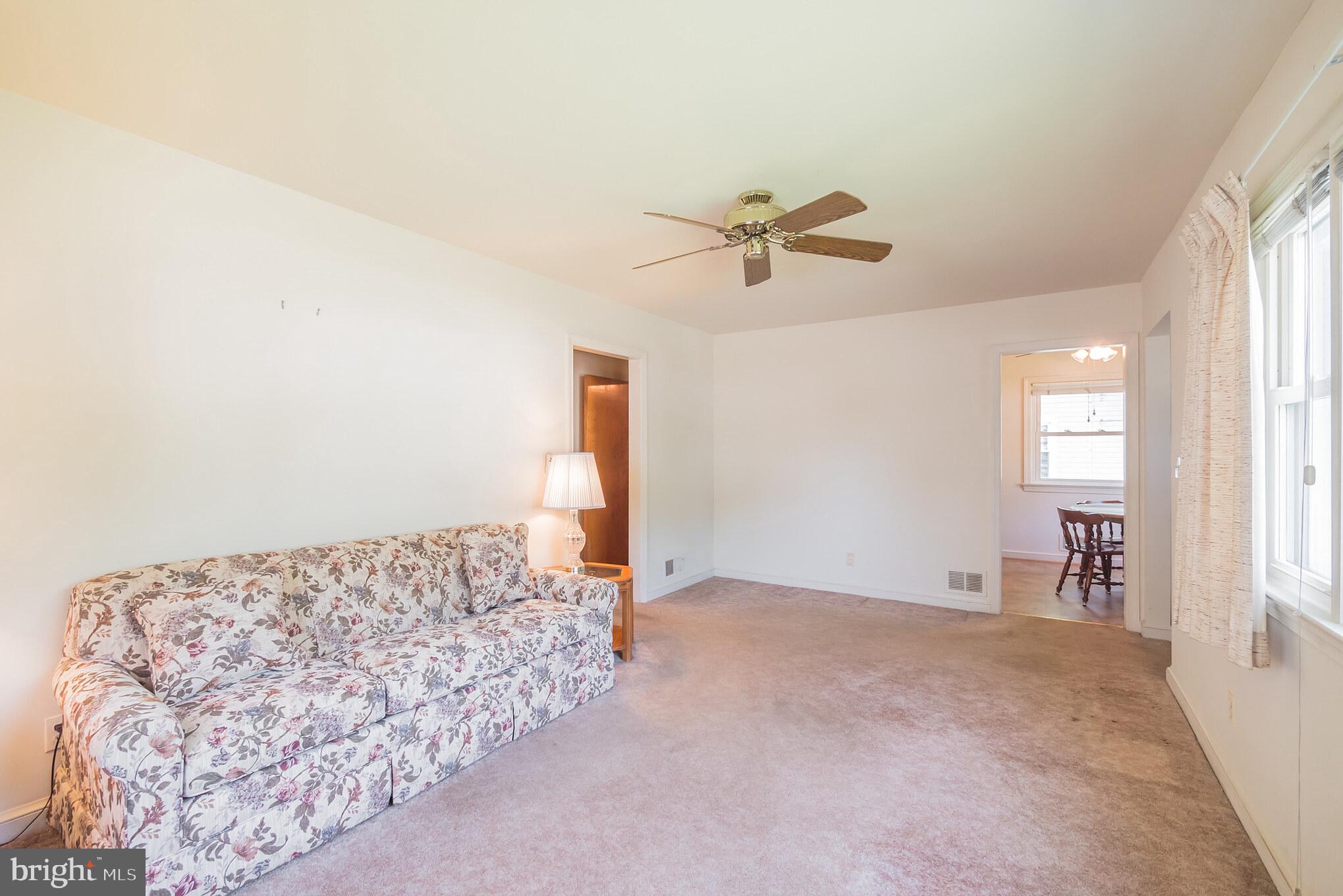 503 Denham Road Rockville, MD 20851 - Photo 7 of 30 Living Room