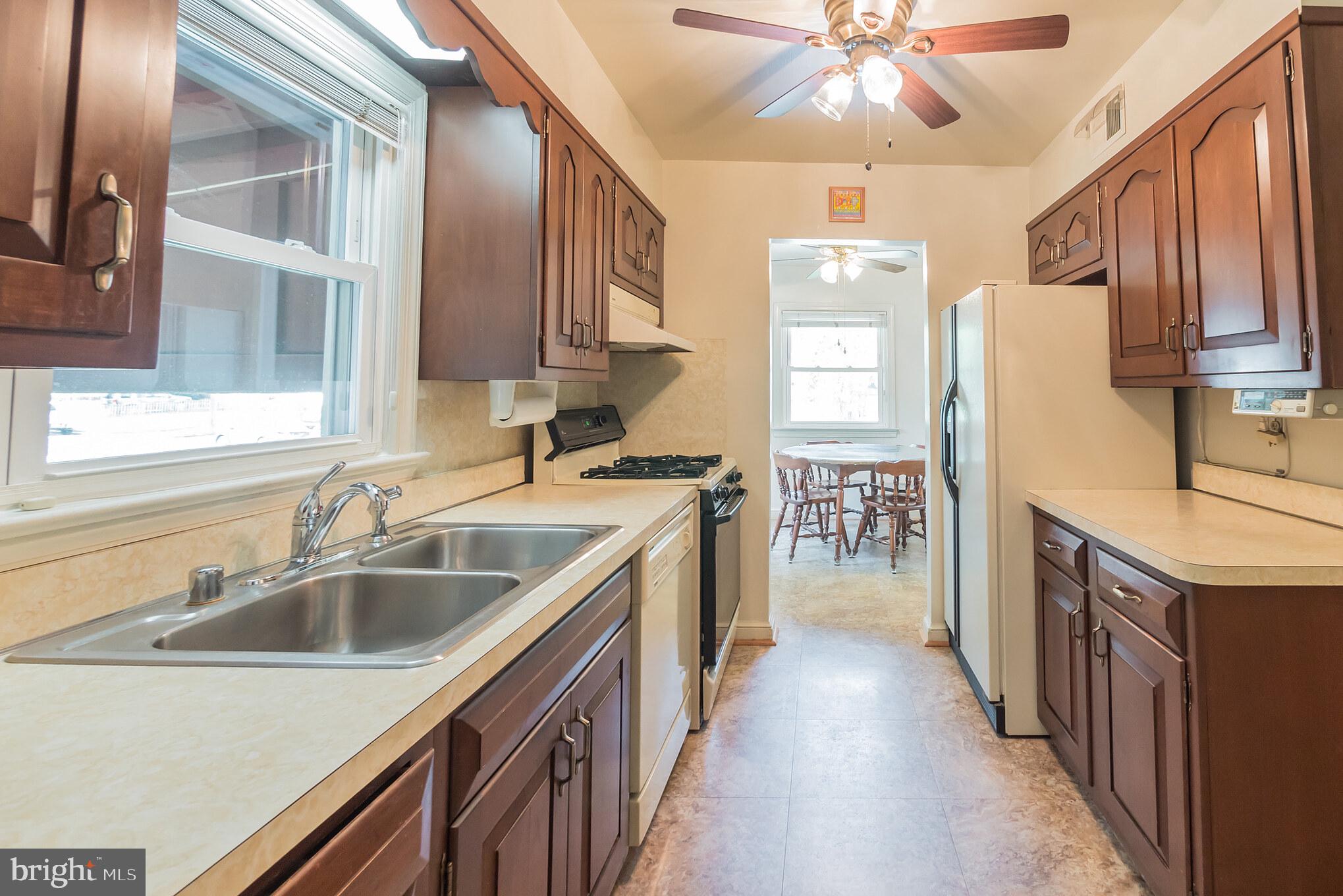 503 Denham Road Rockville, MD 20851 - Photo 10 of 30 Kitchen