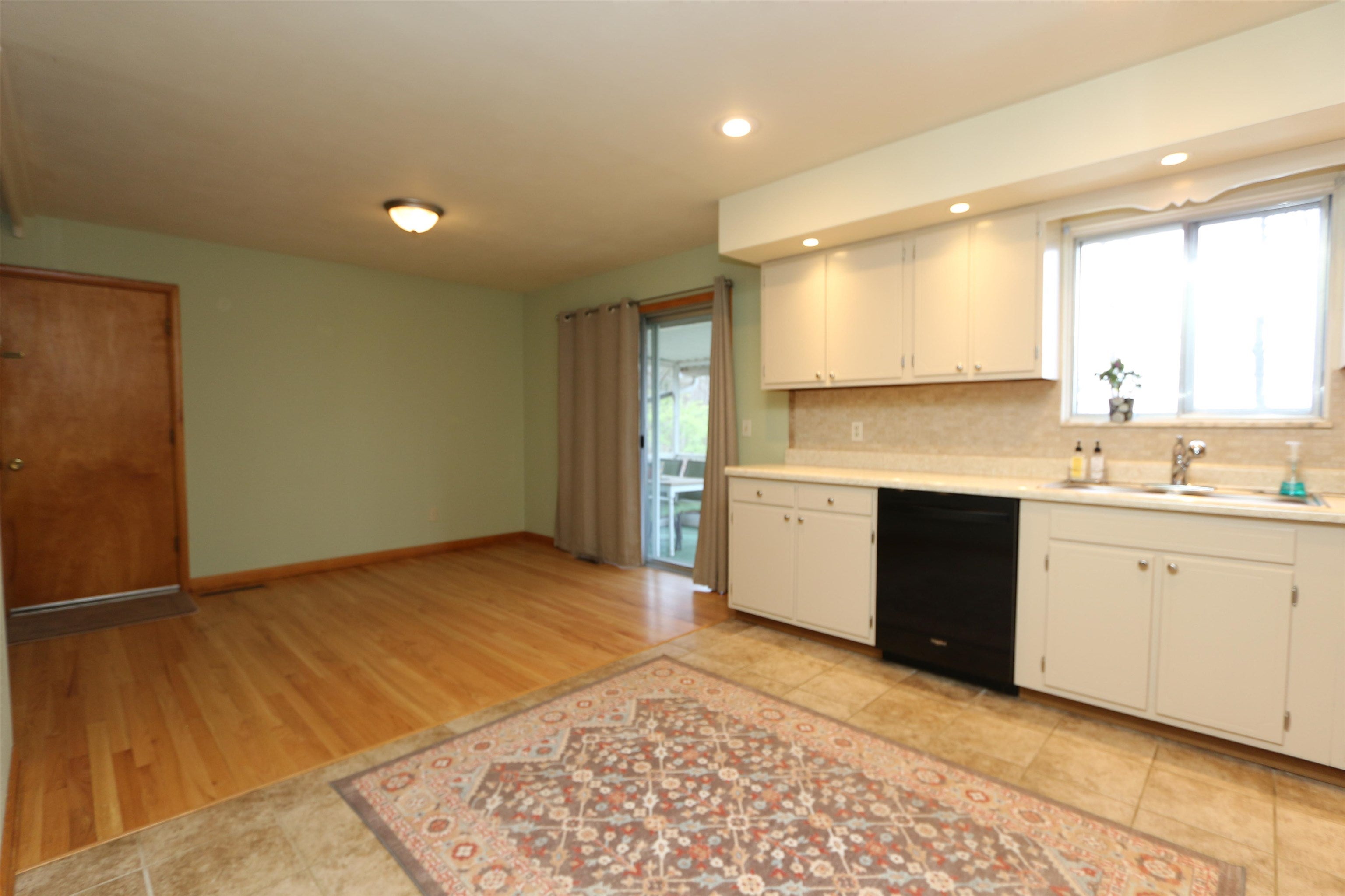 1121 Morrow Road Huntington, WV 25701 - Photo 7 of 32 Gallery Image 7