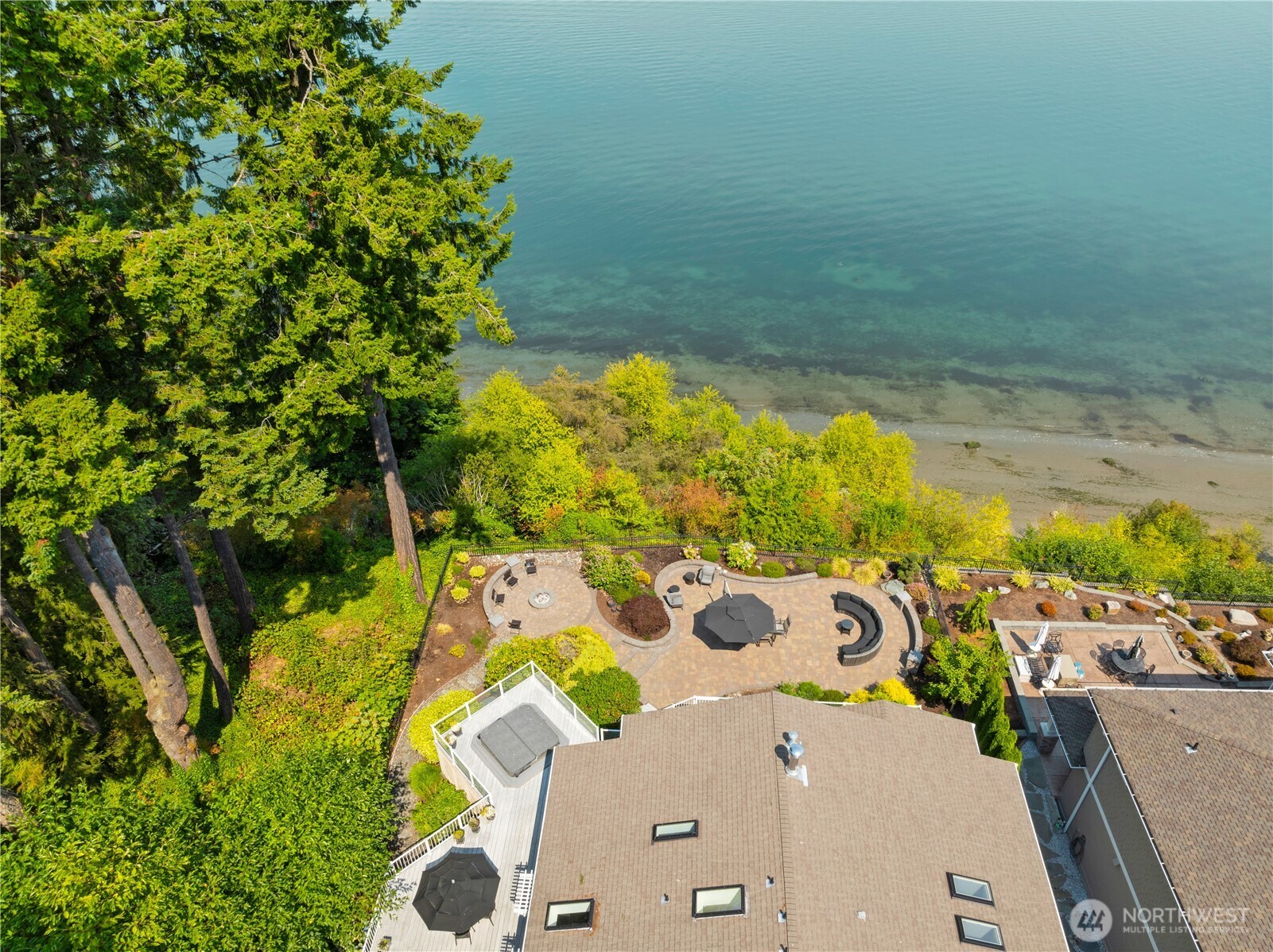 4346 Southwest 307th Street Federal Way, WA 98023 - Photo 27 of 40 a view of swimming pool with a yard