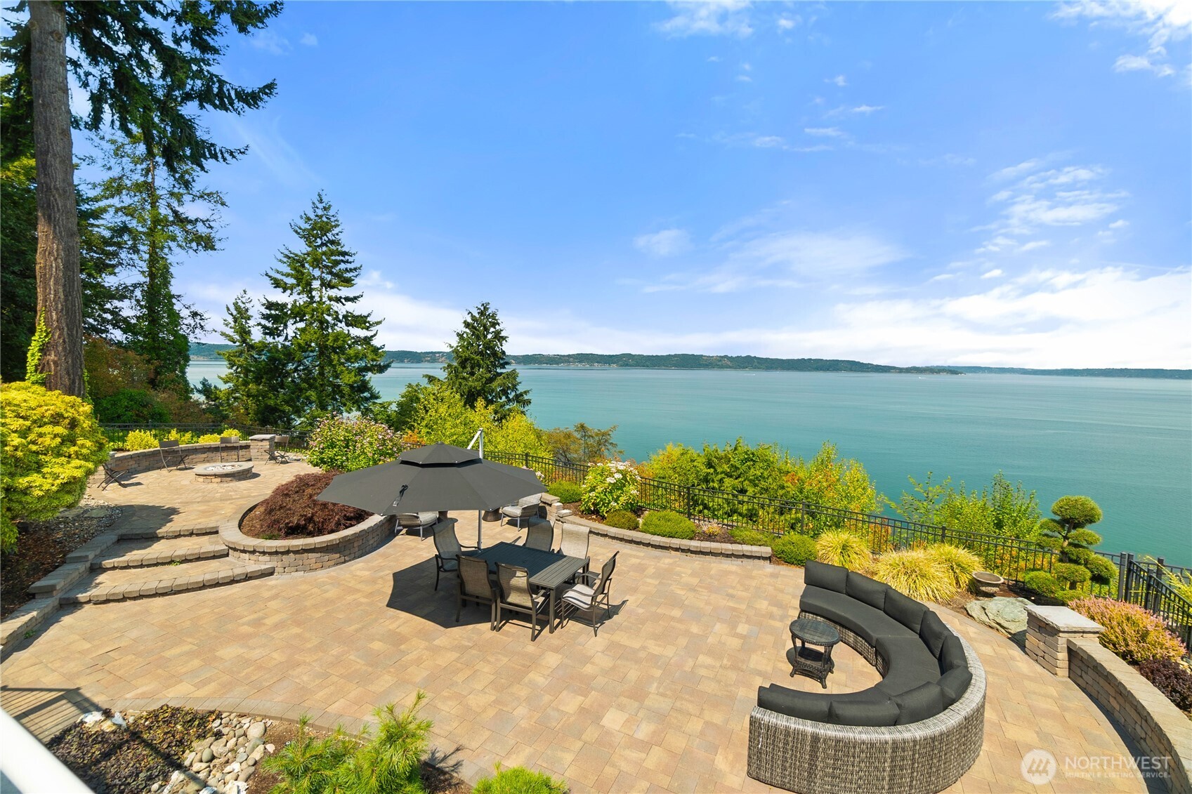 4346 Southwest 307th Street Federal Way, WA 98023 - Photo 29 of 40 a view of a swimming pool and lounge chair