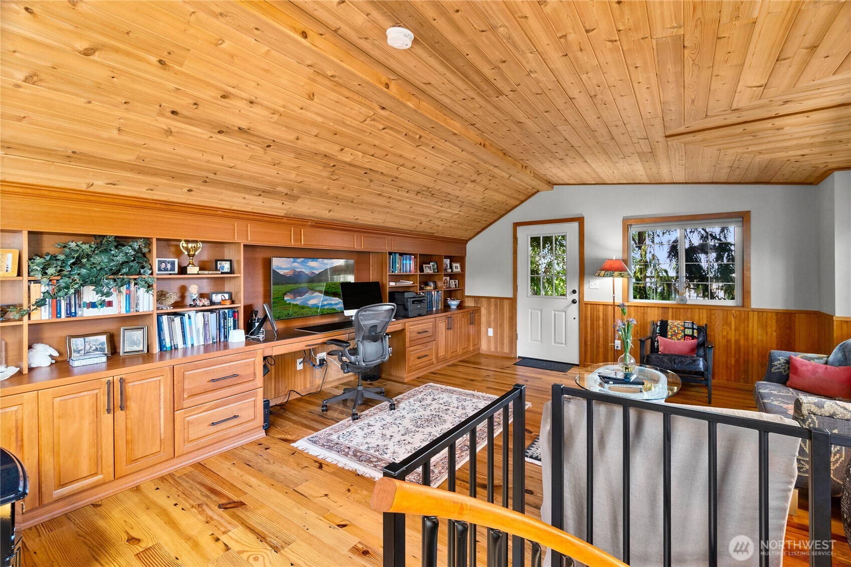 4346 Southwest 307th Street Federal Way, WA 98023 - Photo 37 of 40 a living room with furniture