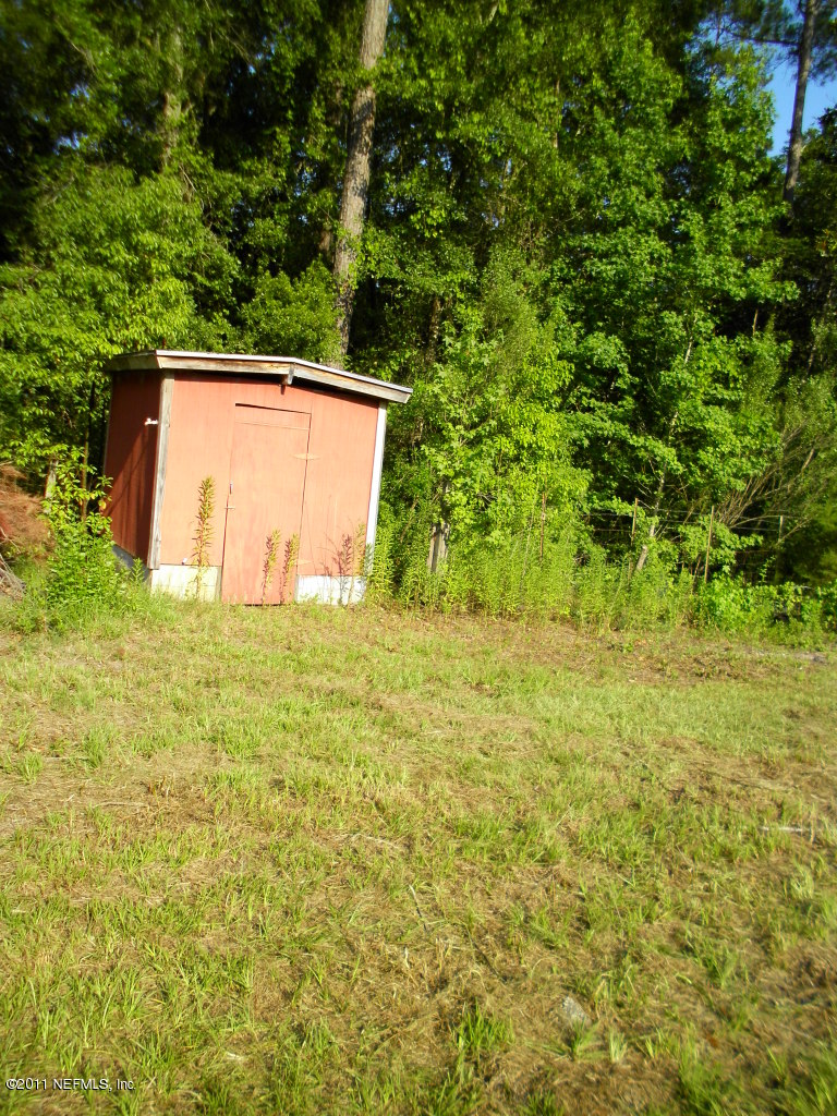 4451 B Barber Road Macclenny, FL 32063 - Photo 6 of 7 Pump house