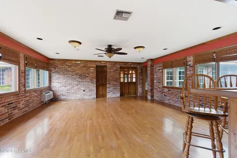 $525,000 | 542 Robert Lee Circle, Lafayette, LA 70506