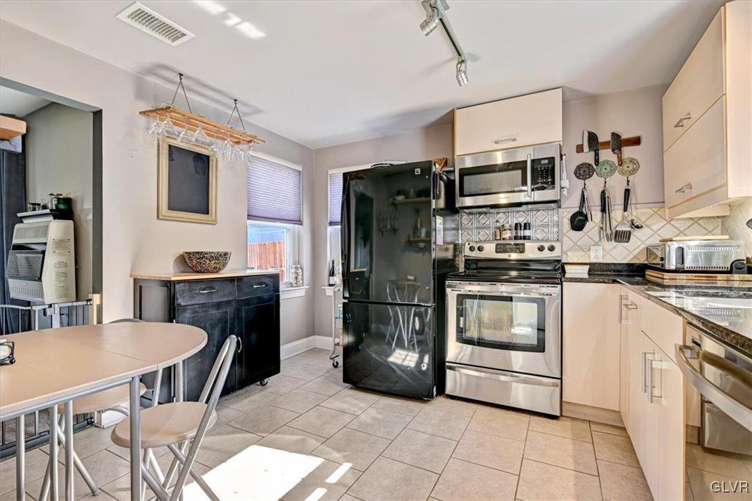3316 Main Road East Emmaus, PA 18049 - Photo 17 of 50 Gallery Image 17
