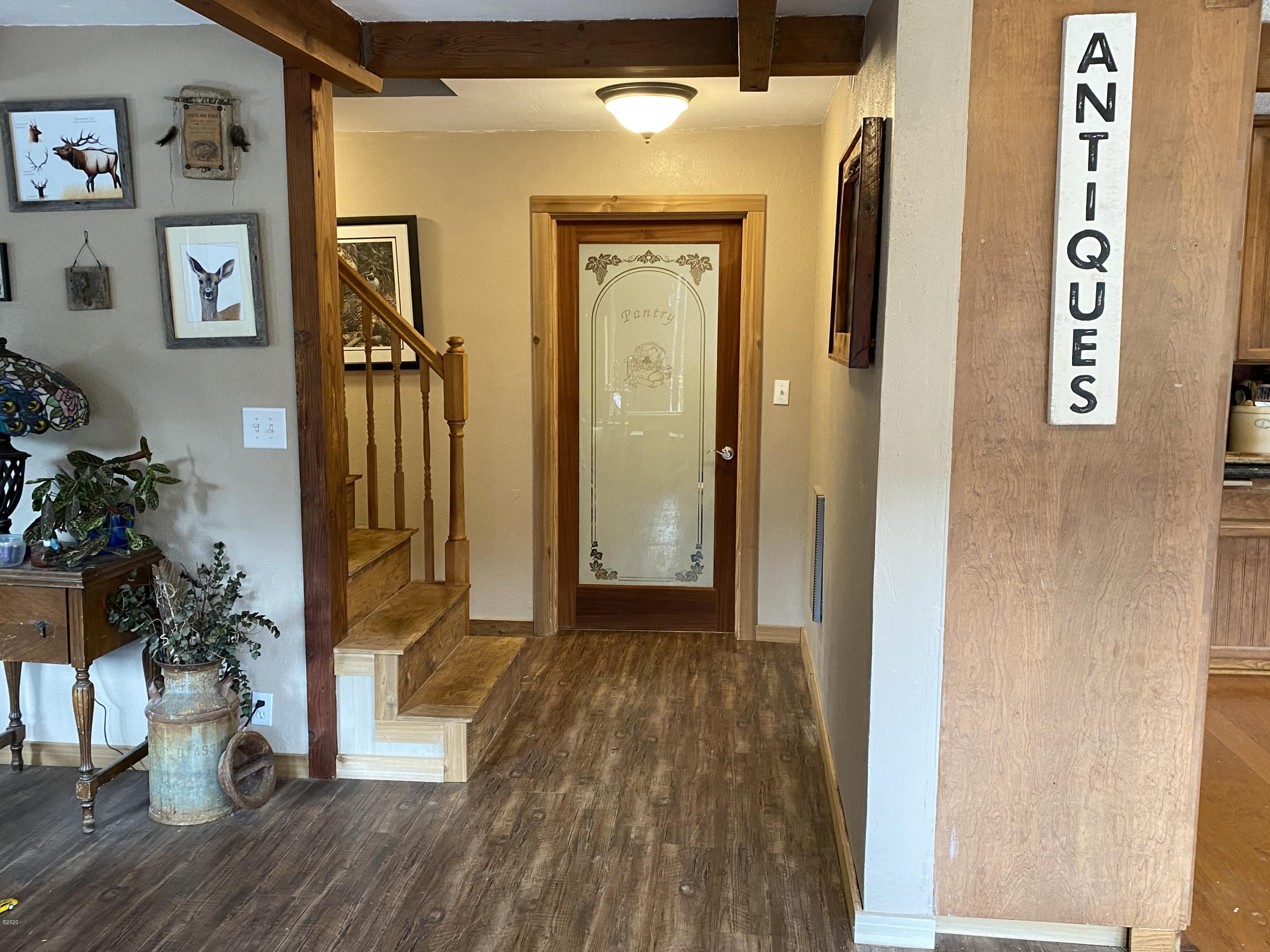 9490 Slab Creek Road Neskowin, OR 97149 - Photo 11 of 22 Stairway
