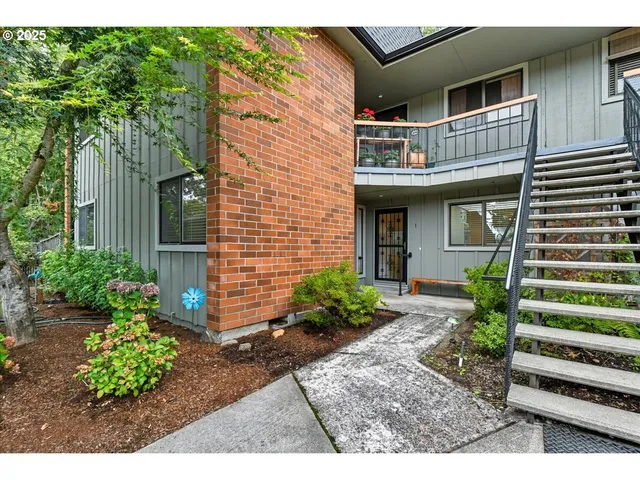 $349,500 | 8900 Northeast 36th Street, Unit 1, Vancouver, WA 98662