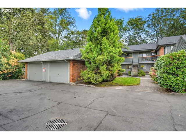 $335,000 | 8900 Northeast 36th Street, Unit 1, Vancouver, WA 98662