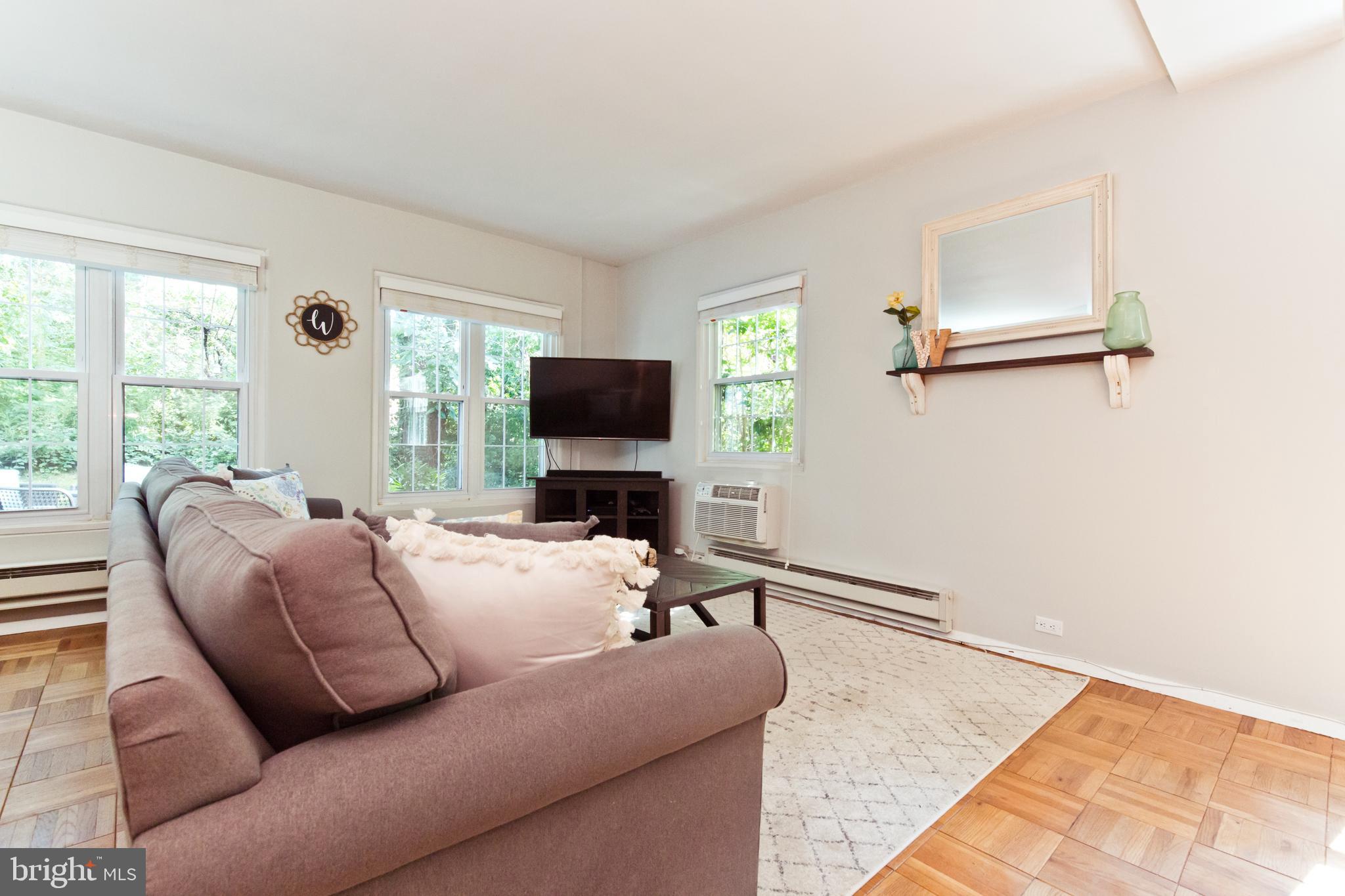 3245 Gunston Road Alexandria, VA 22302 - Photo 4 of 30