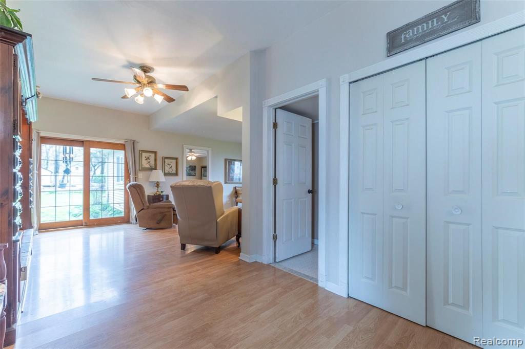 10633 Stark Road Livonia, MI 48150 - Photo 14 of 37