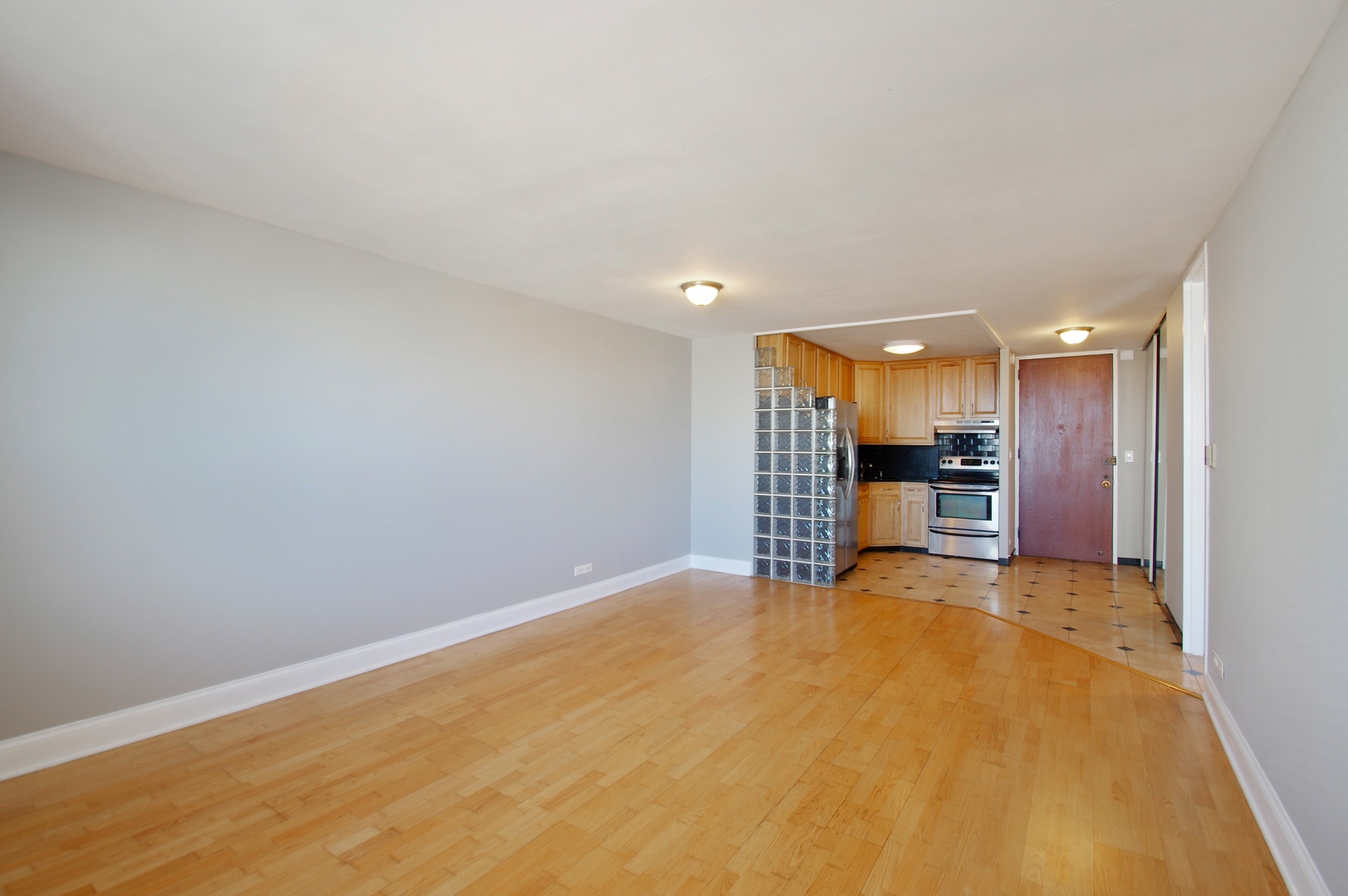 720 West Gordon Terrace, Unit 9E Chicago, IL 60613 - Photo 6 of 10