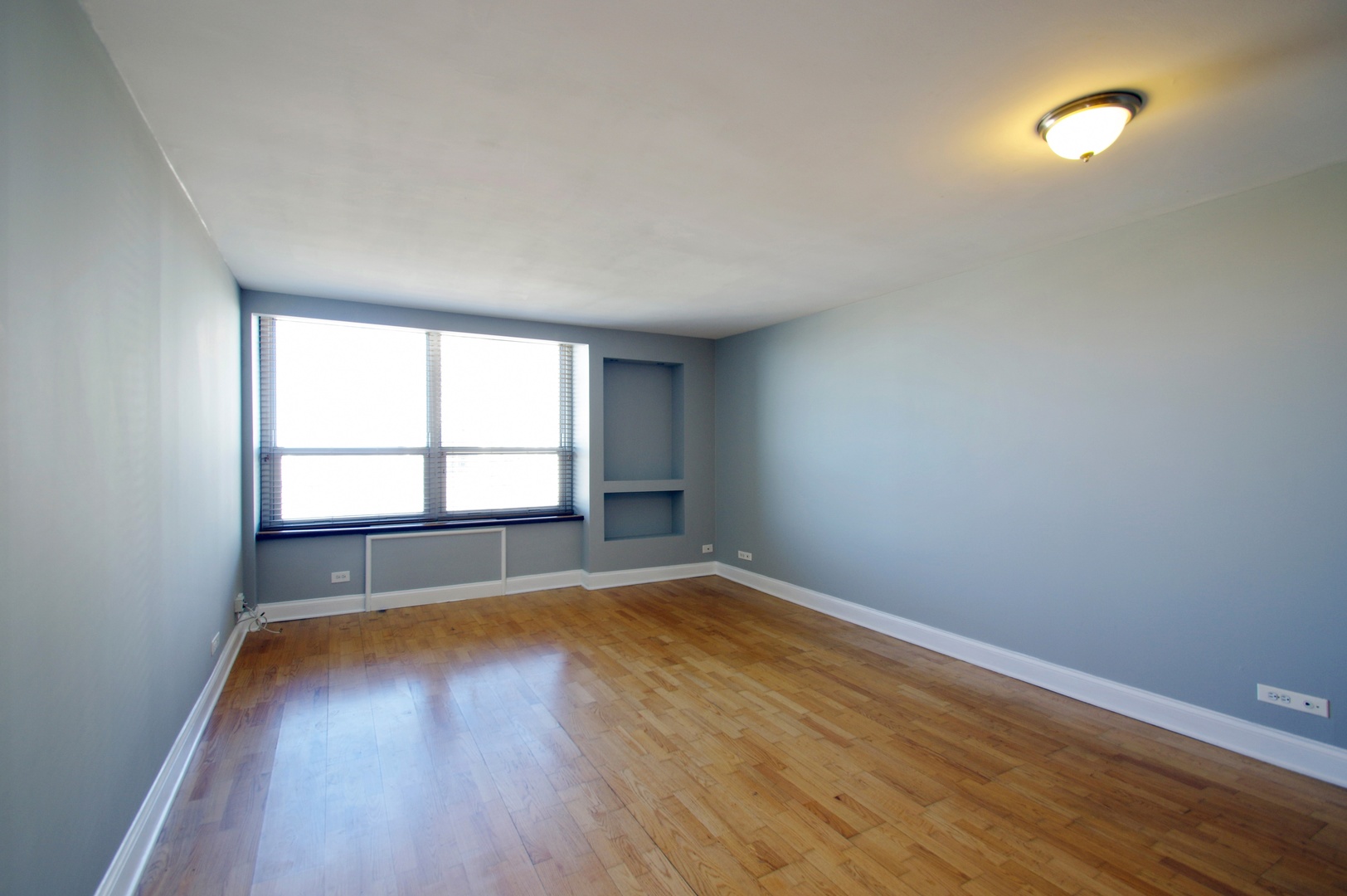 720 West Gordon Terrace, Unit 9E Chicago, IL 60613 - Photo 7 of 10