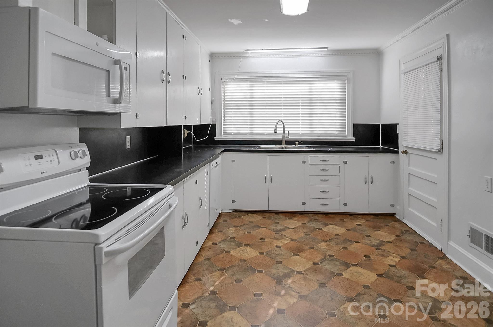 3021 Davis Park Road Gastonia, NC 28052 - Photo 14 of 39