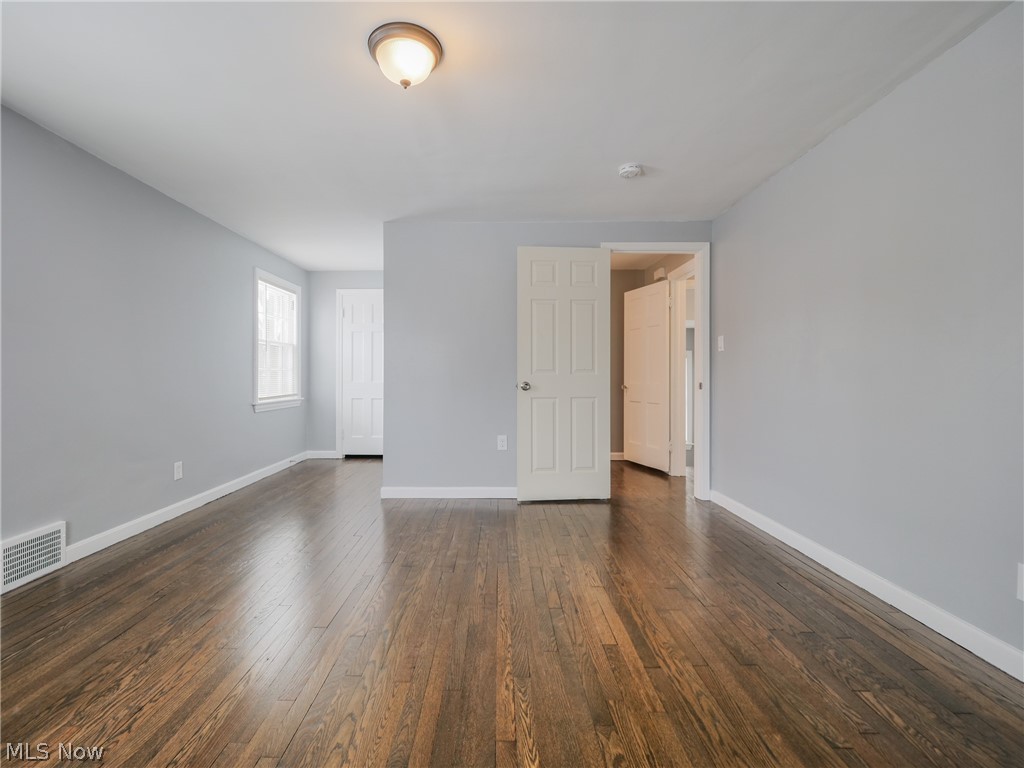 1048 Pennfield Road Cleveland, OH 44121 - Photo 10 of 23