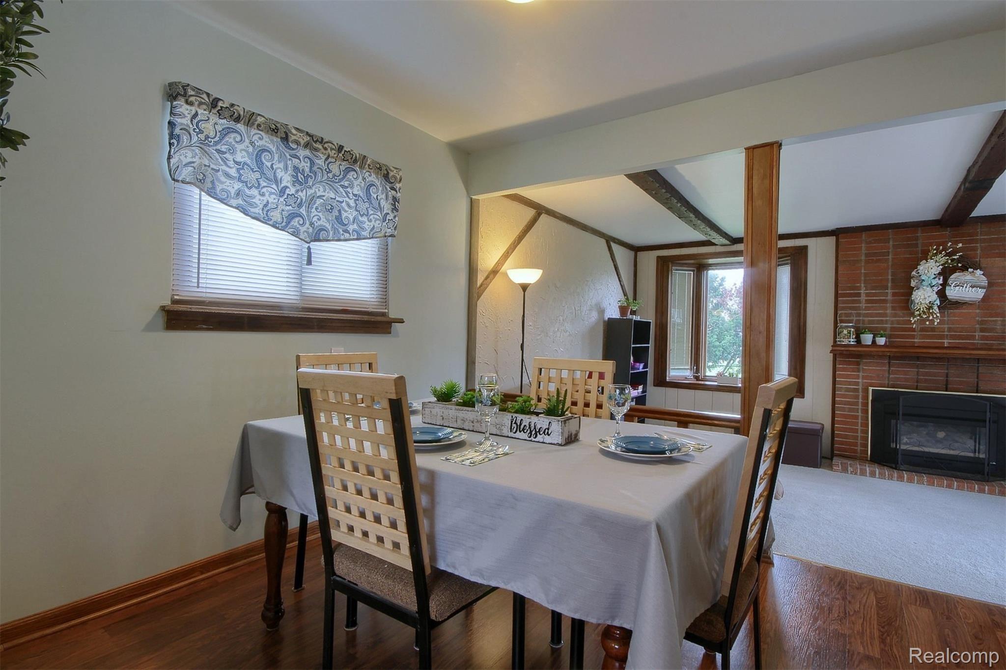 21826 Wick Road Taylor, MI 48180 - Photo 13 of 31 13-Breakfast Nook.jpg