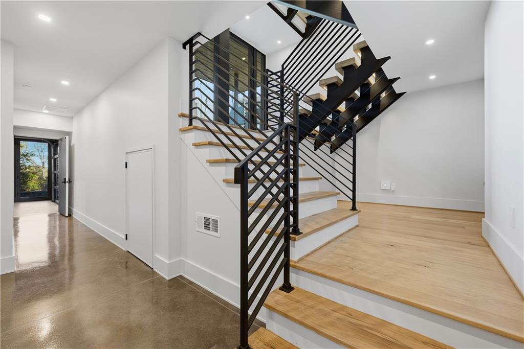 1033 Reeder Circle Northeast Atlanta, GA 30306 - Photo 6 of 77
