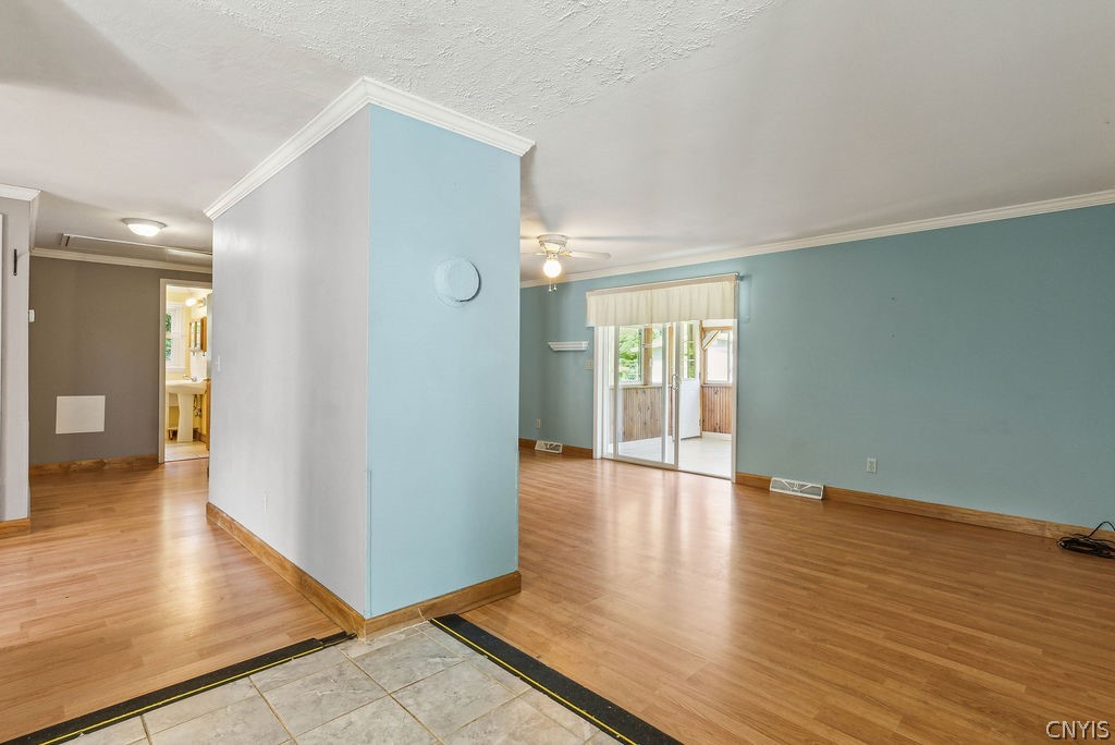 384 Kingdom Road Volney, NY 13126 - Photo 14 of 49