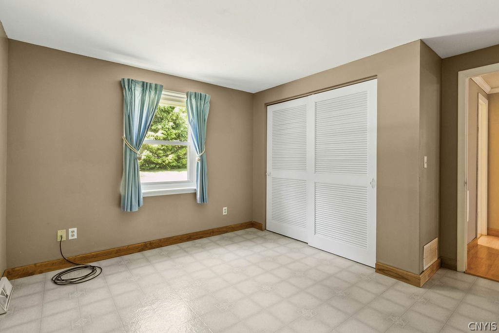 384 Kingdom Road Volney, NY 13126 - Photo 21 of 49