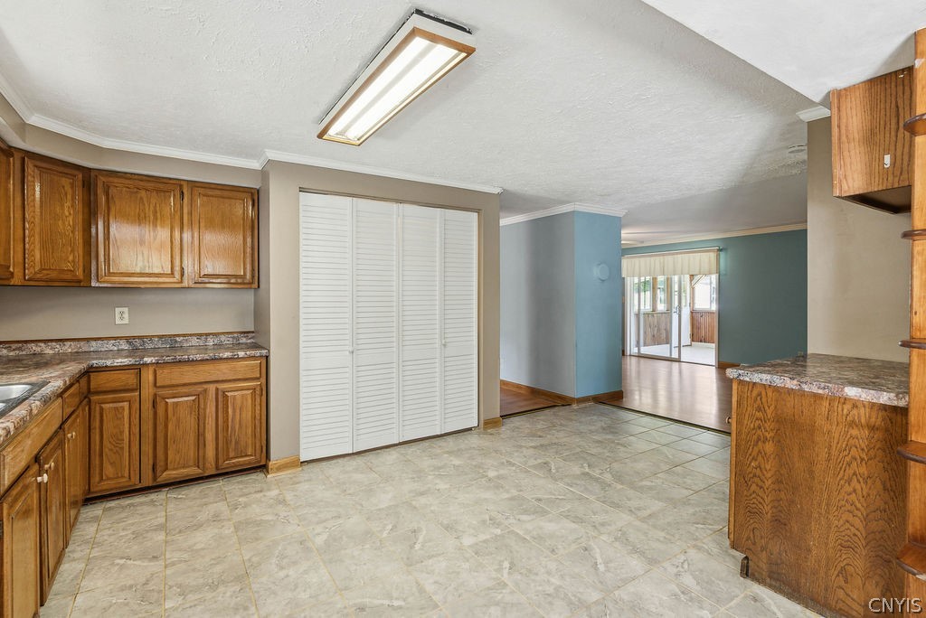 384 Kingdom Road Volney, NY 13126 - Photo 10 of 49