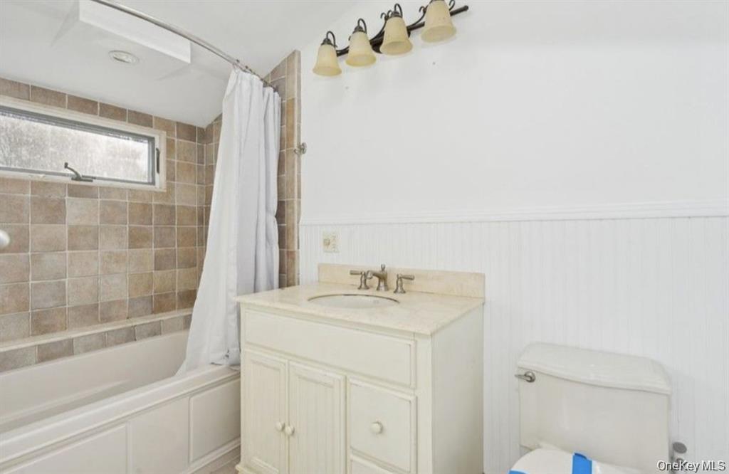 127 Inlet Road Hampton Bays, NY 11946 - Photo 14 of 26