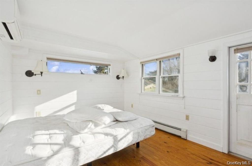 127 Inlet Road Hampton Bays, NY 11946 - Photo 15 of 26