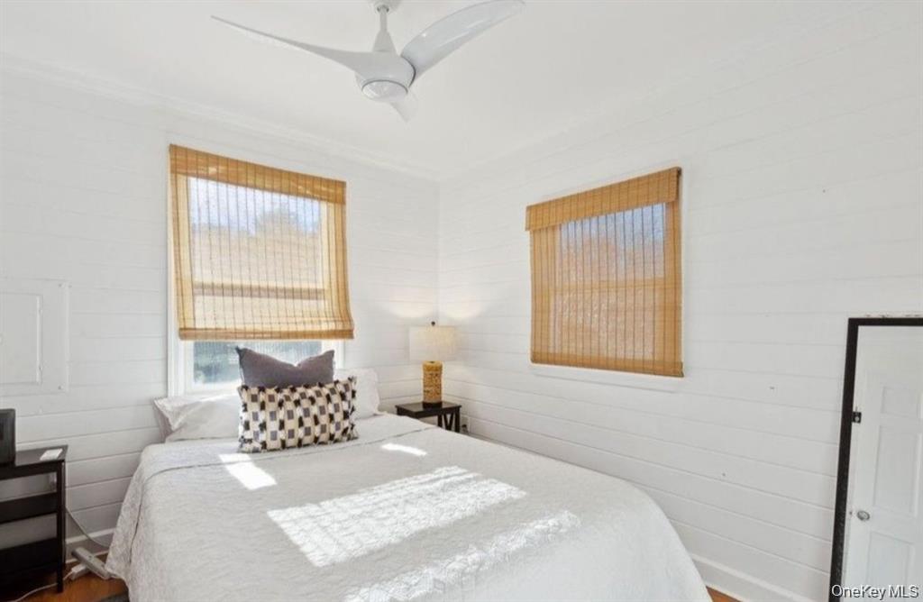 127 Inlet Road Hampton Bays, NY 11946 - Photo 20 of 26