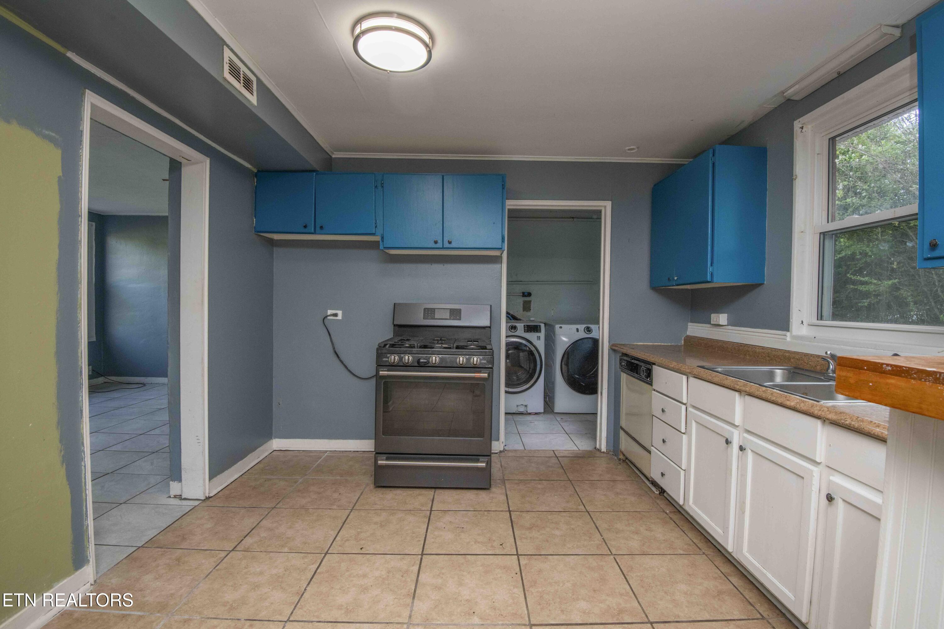 191 Manhattan Avenue Oak Ridge, TN 37830 - Photo 14 of 41 kitchen 5_1