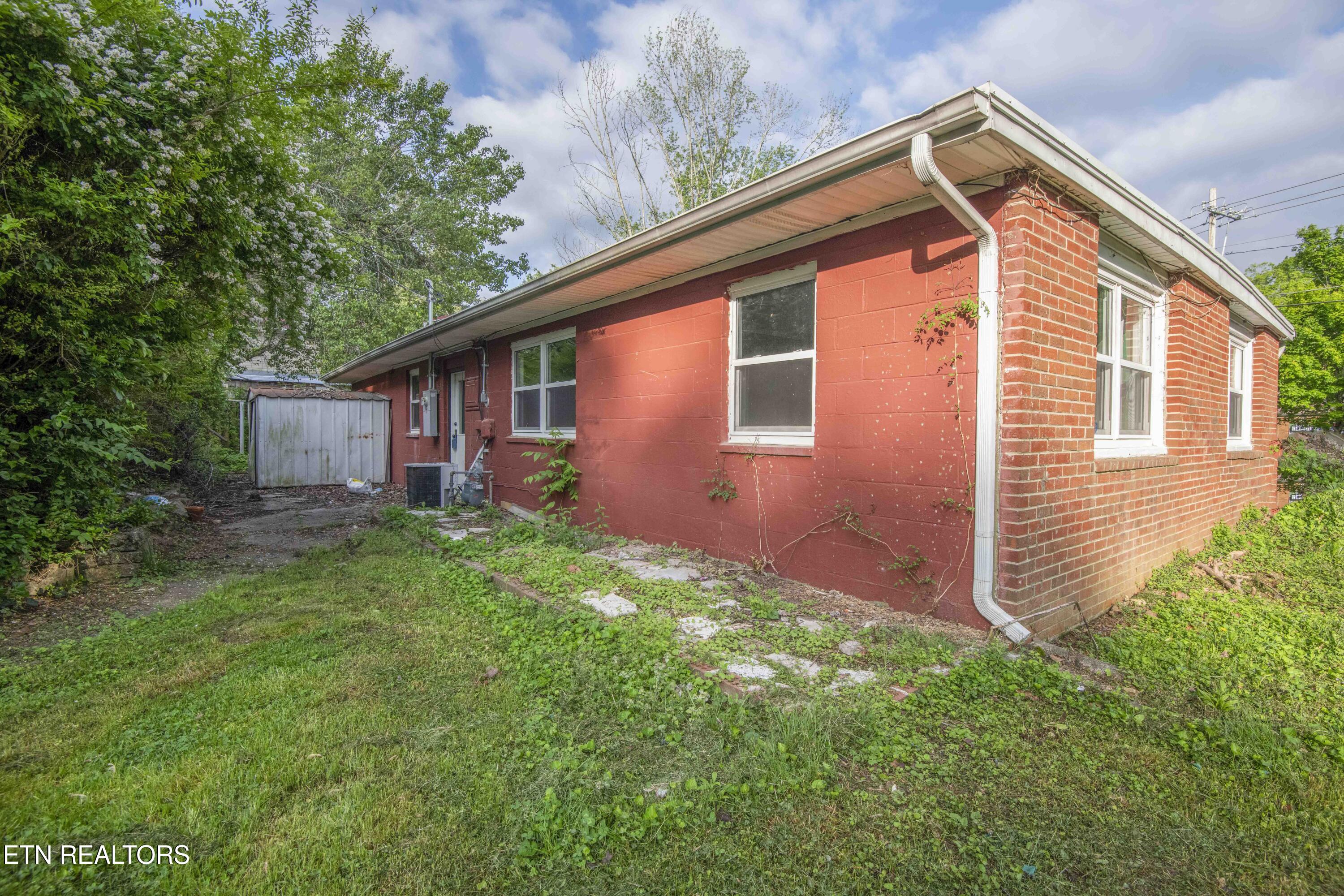 191 Manhattan Avenue Oak Ridge, TN 37830 - Photo 37 of 41 yard 4_1