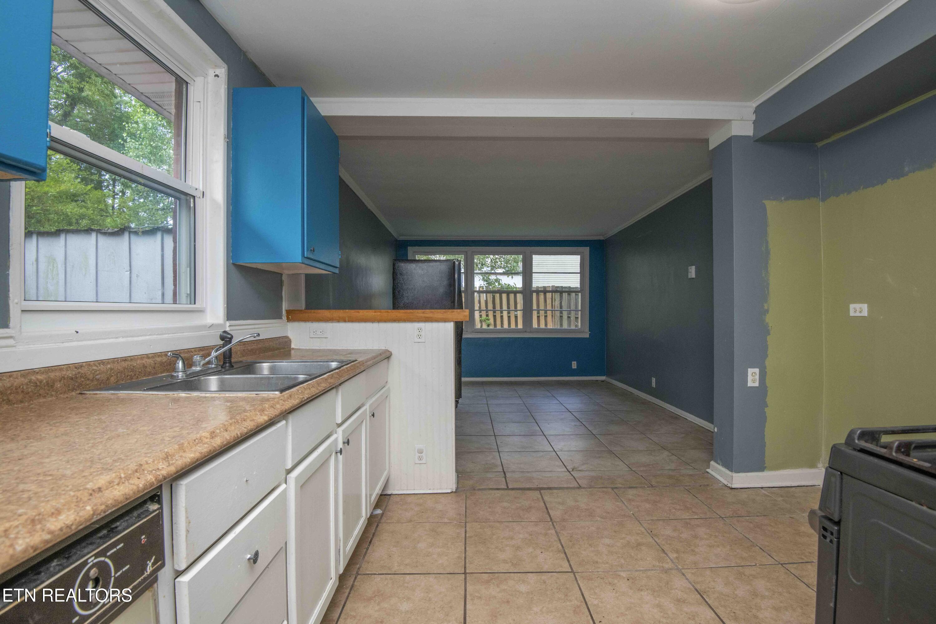 191 Manhattan Avenue Oak Ridge, TN 37830 - Photo 9 of 41 kitchen_1