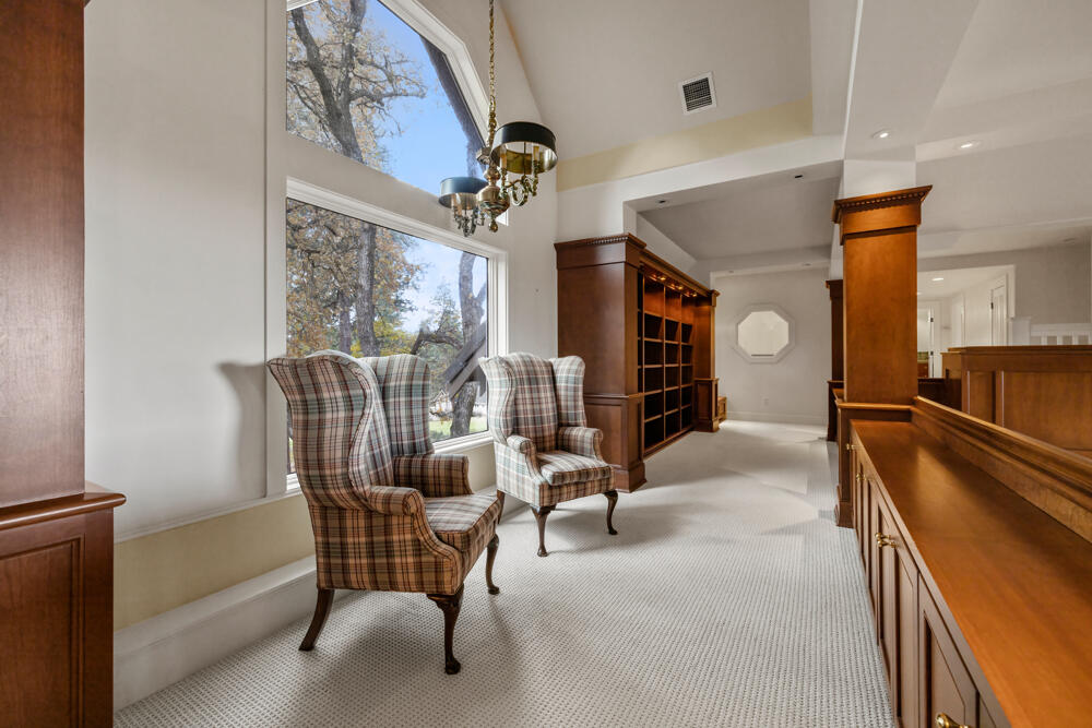 11944 Kestrel Road Klamath Falls, OR 97601 - Photo 64 of 121 Library Walk