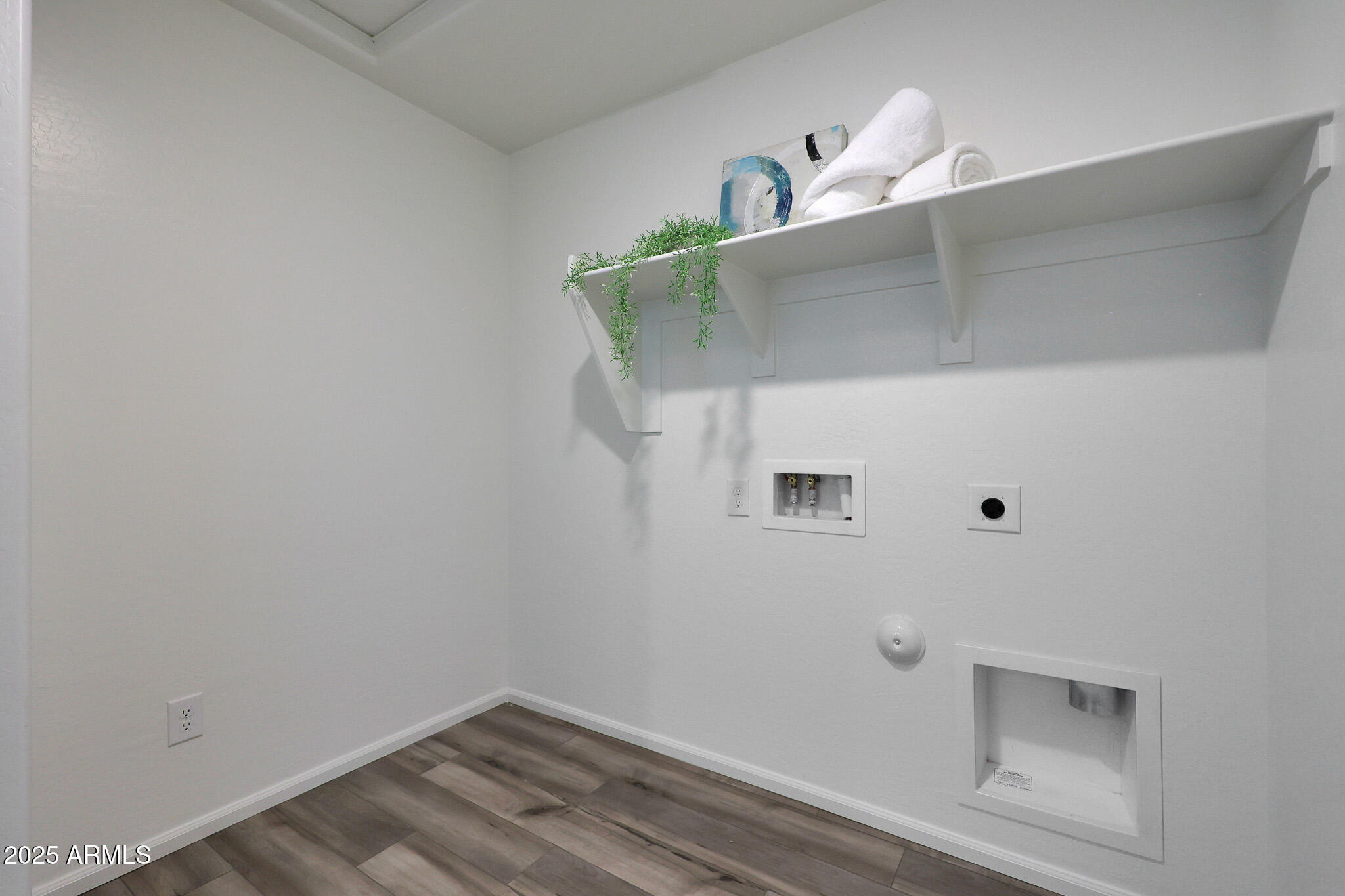 1345 West Inca Drive Coolidge, AZ 85128 - Photo 14 of 19 Saguaro Laundry Room